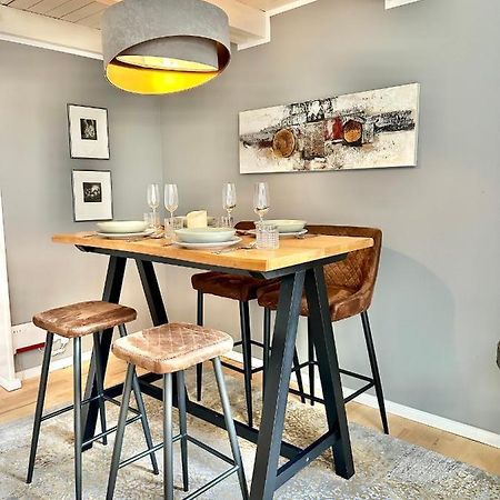 4ZKB wunderschöne Altbauwohnung über mehrere Etagen mit Dachterrasse und Schreibtisch direkt am Schloß Oldenburg Exterior foto