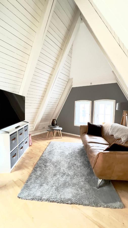 4ZKB wunderschöne Altbauwohnung über mehrere Etagen mit Dachterrasse und Schreibtisch direkt am Schloß Oldenburg Exterior foto