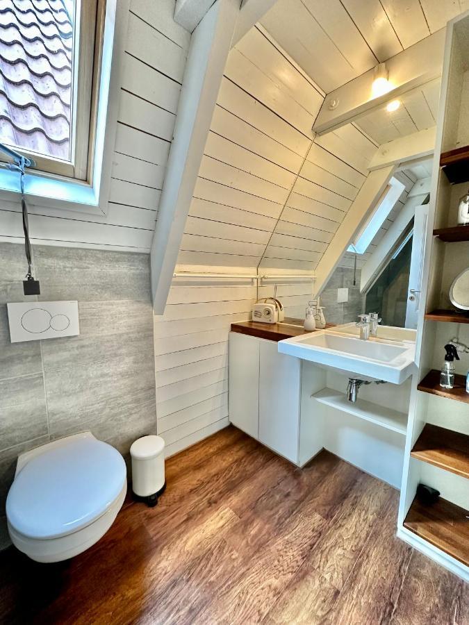 4ZKB wunderschöne Altbauwohnung über mehrere Etagen mit Dachterrasse und Schreibtisch direkt am Schloß Oldenburg Exterior foto